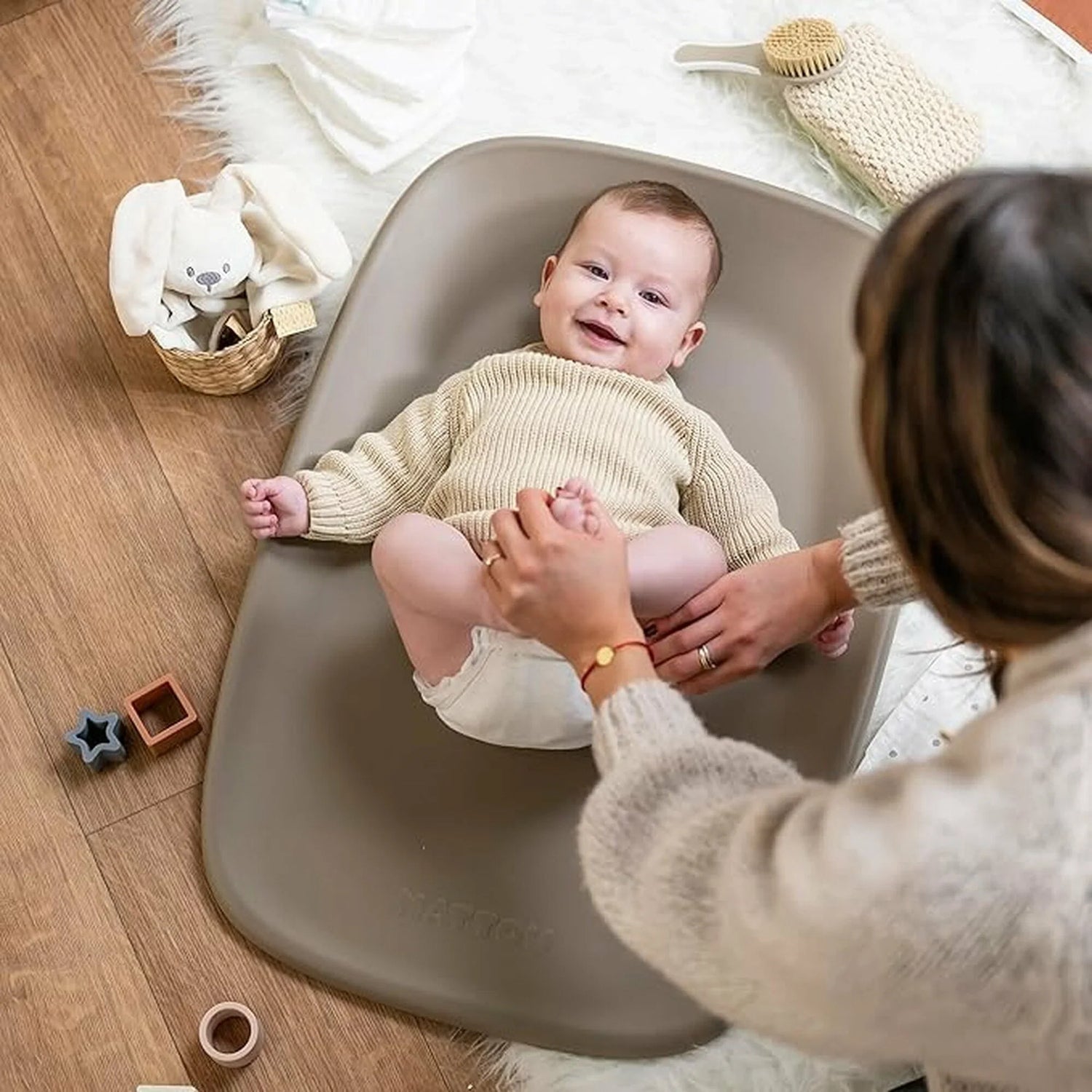 DIAPERING & CHANGING TIME